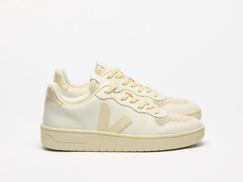 VEJA V10 LEATH PURE CALCAIRE WOMAN